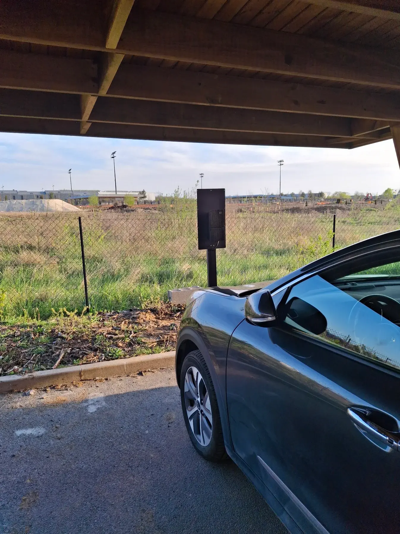 Borne de recharge installée à Marseille